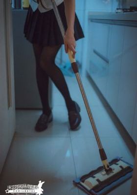 《她在丈夫面前被耍了》_HD超清在线观看