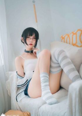 用我的手指来扰乱打烊后仅剩俩个_4K神马在线观看