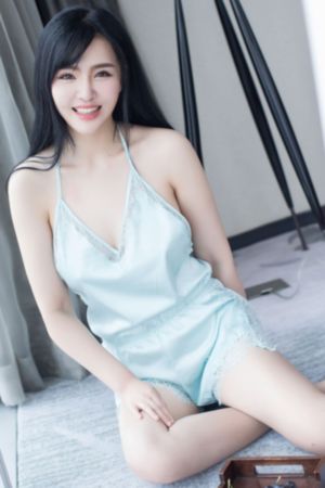 两个女人诱惑_HD神马影院在线