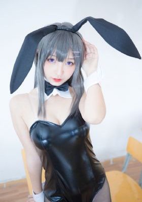 《商务旅游和女老板戴的帽子》_BD英语免费高清观看